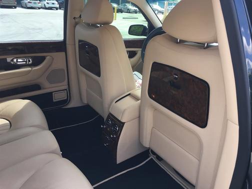 Photo 3 of 15 of 2002 Bentley Arnage Red Label